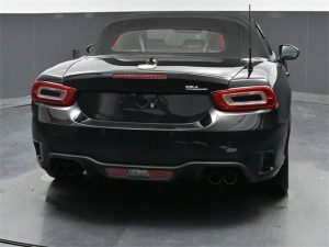 2018 FIAT 124 Spider Abarth — thumbnail 11