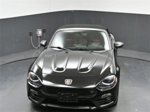 2018 FIAT 124 Spider Abarth — thumbnail 2