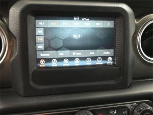 2018 Jeep Wrangler Unlimited Sahara — thumbnail 16