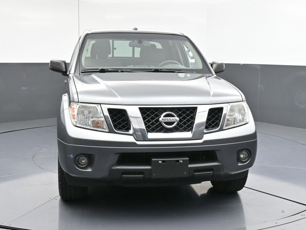 Used 2017 Nissan Frontier SV V6 Truck Crew Cab V-6 cyl