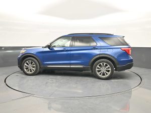 Used 2023 Ford Explorer XLT 4WD — thumbnail 6
