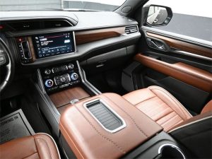 2024 GMC Yukon XL Denali Ultimate — thumbnail 11