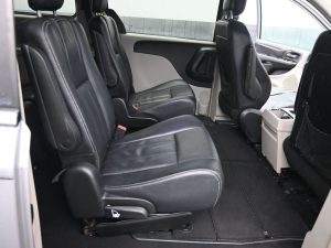 Used 2013 Chrysler Town & Country Touring — thumbnail 15